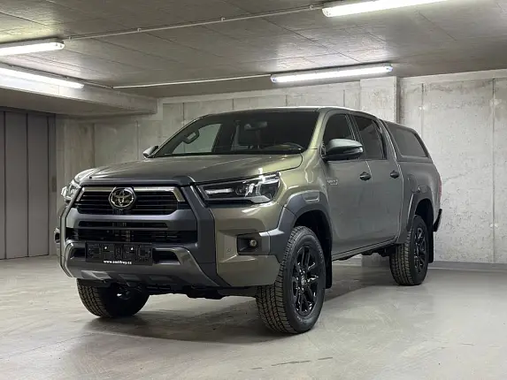 Toyota Hilux Invincible 2.8 Double Cab AT