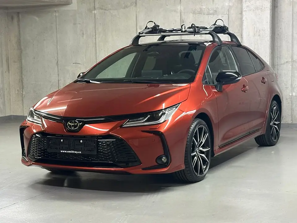 Toyota Corolla GR SPORT 1.8 Hybrid e-CVT GR Sport Sedan