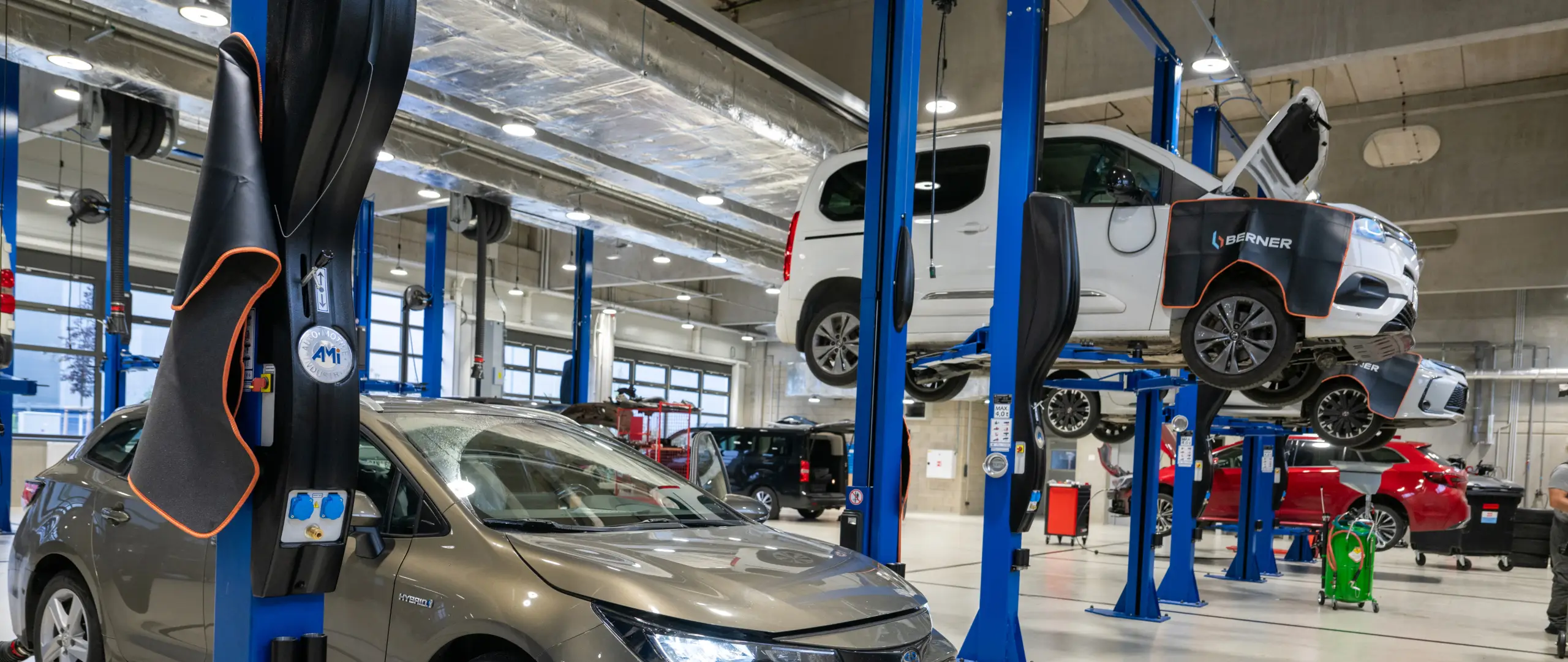 Servis Emil Frey: Specialista na moderní vozy a hybridy