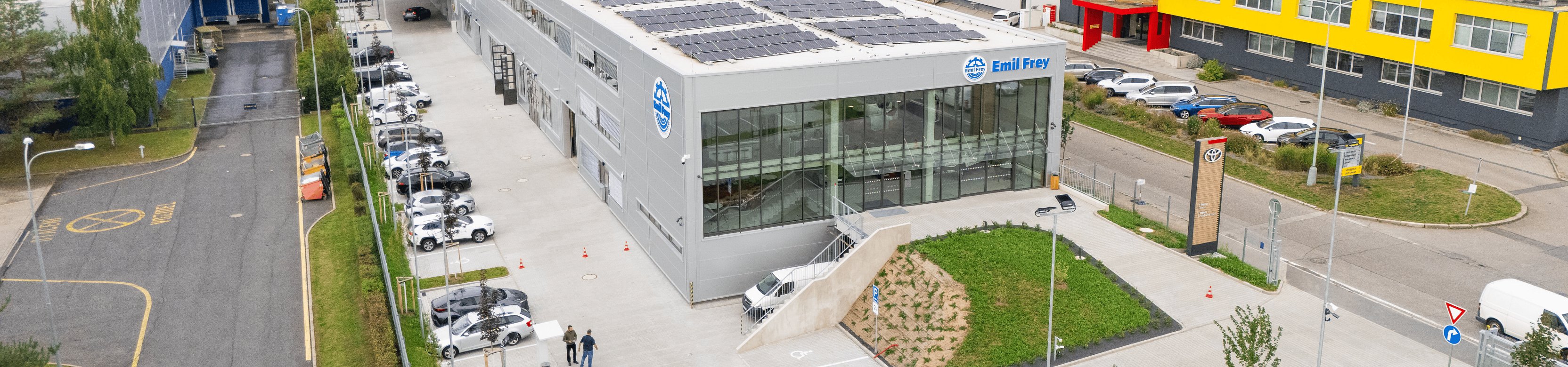 Autosalon Emil Frey Černý Most | Budova B