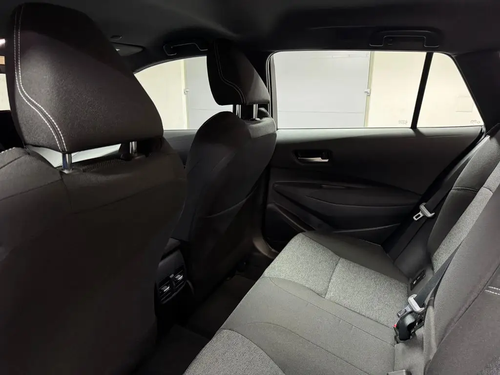 c715e4b1-7817-4b25-9121-f001b73eef35_09