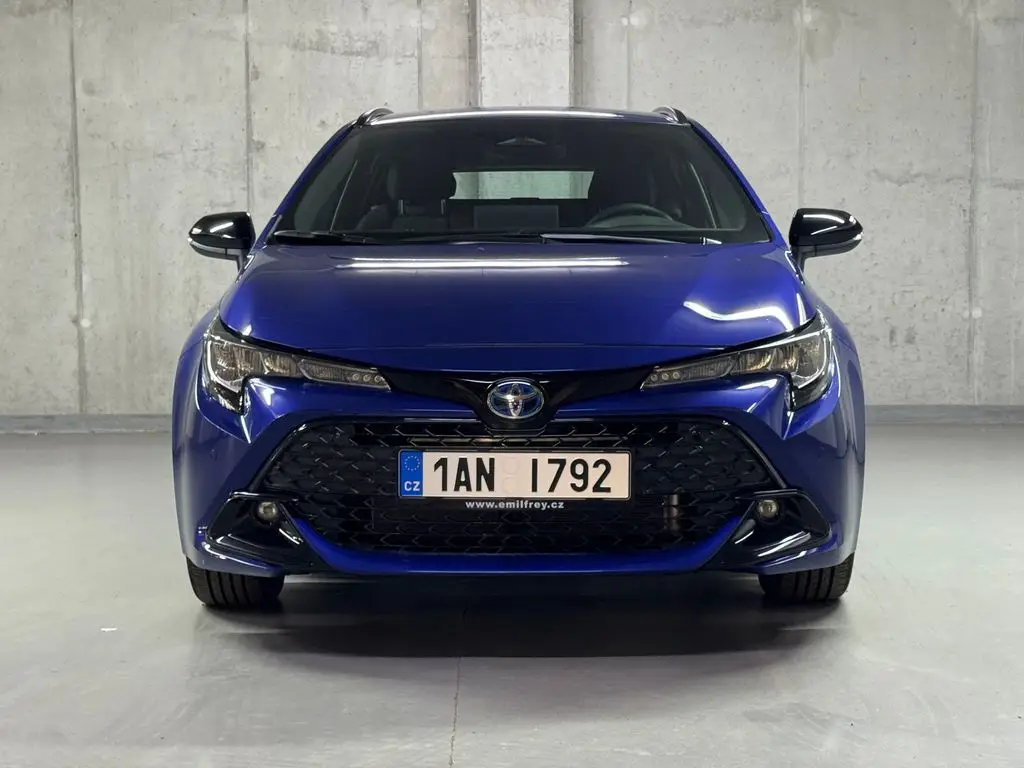 ee6a6550-919b-40c5-8747-785142984599_01