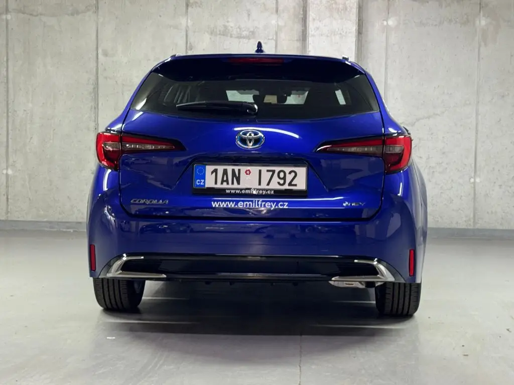 ee6a6550-919b-40c5-8747-785142984599_05