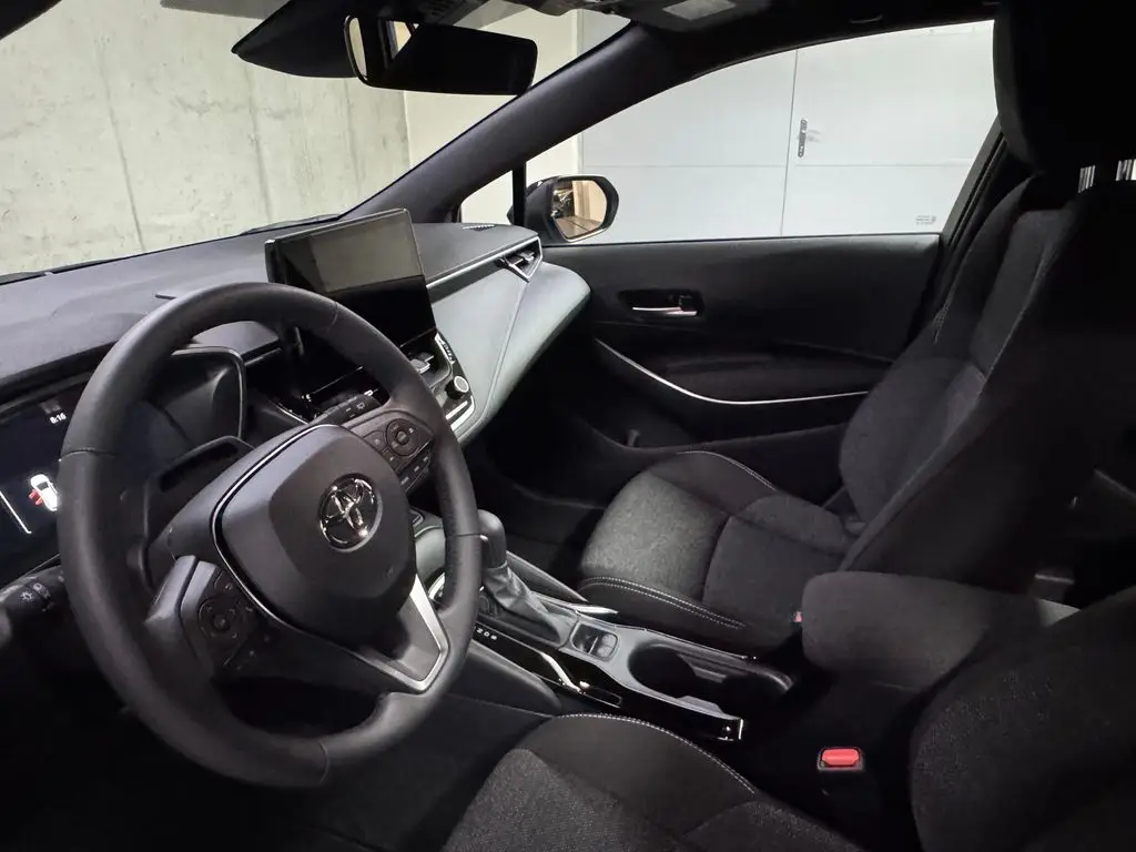 ee6a6550-919b-40c5-8747-785142984599_08