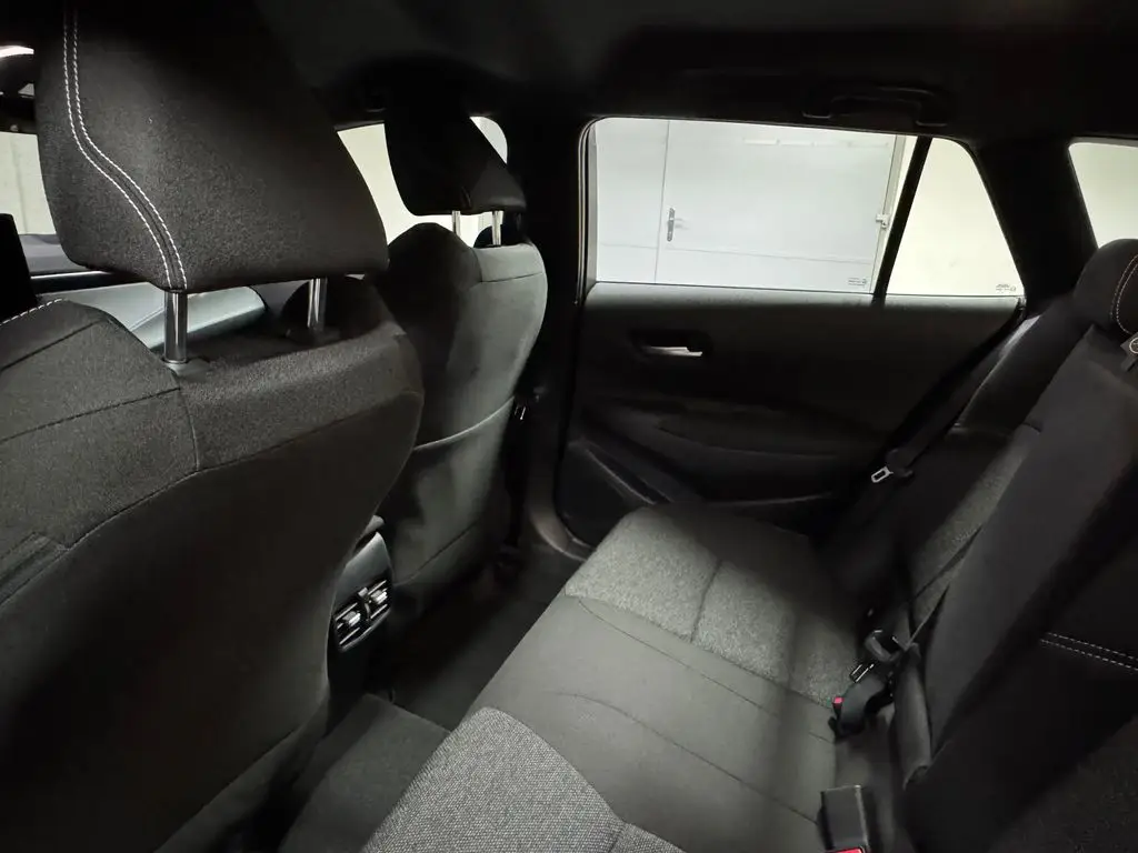 ee6a6550-919b-40c5-8747-785142984599_09